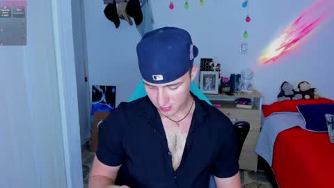 liam online show from 01-10-25, 01:42