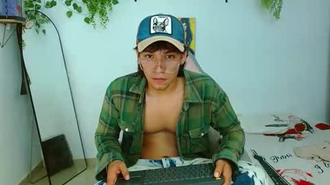 liamxul online show from 10-08-25, 07:44