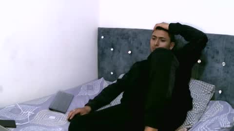 Liamandcloe01 online show from 03-05-25, 02:12