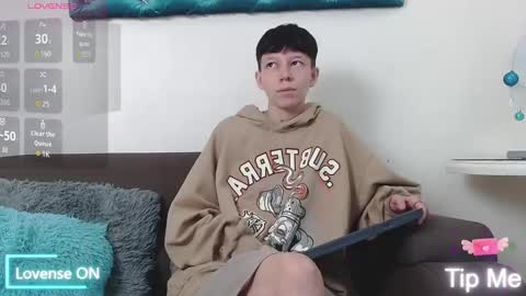 Liam  online show from 12-01-25, 07:08