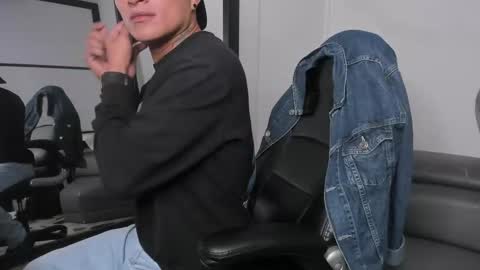 LiamDeep online show from 09-30-25, 05:07