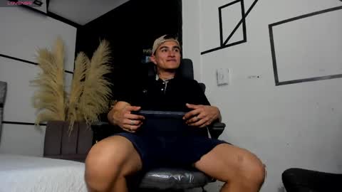 LiamDeep online show from 04-06-26, 08:43