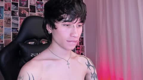 Snapshot of liamelf chatting on 01-19-25, 08:07 Liam online show from 01-19-25, 08:07