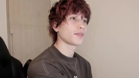 Snapshot of liamelf chatting on 02-04-26, 06:19 Liam online show from 02-04-26, 06:19