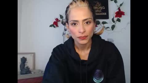 Lia Miller online show from 12-18-24, 12:51