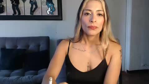 Lia Miller online show from 02-11-25, 12:05