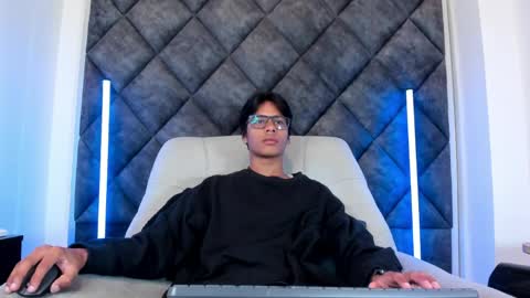 Snapshot of liamkron chatting on 05-15-26, 10:55 Liam twink big dick online show from 05-15-26, 10:55