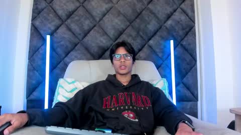 Snapshot of liamkron chatting on 05-18-26, 10:43 Liam twink big dick online show from 05-18-26, 10:43