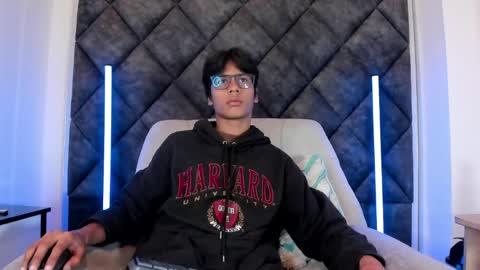 Snapshot of liamkron chatting on 05-24-26, 11:04 Liam twink big dick online show from 05-24-26, 11:04
