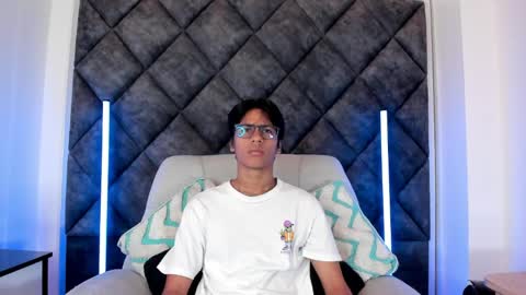 Snapshot of liamkron chatting on 05-25-26, 11:16 Liam twink big dick online show from 05-25-26, 11:16