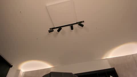 Liam online show from 09-11-25, 04:56