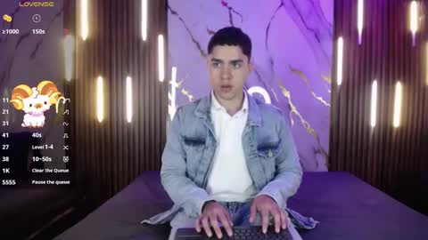 Snapshot of liamnovak chatting on 11-22-25, 12:15 Liam online show from 11-22-25, 12:15