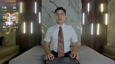 Snapshot of liamnovak chatting on 11-29-25, 11:02 Liam online show from 11-29-25, 11:02