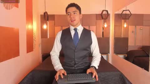 Snapshot of liamnovak chatting on 12-17-25, 12:55 Liam online show from 12-17-25, 12:55