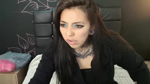 L I A M O N R O E online show from 01-12-26, 12:21