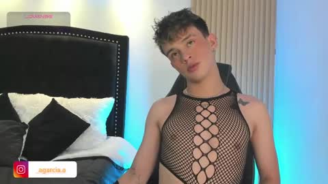 Snapshot of liamwild20 chatting on 05-19-26, 04:30 liam online show from 05-19-26, 04:30