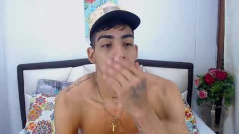 Snapshot of liamwyat chatting on 11-25-25, 10:37 L I A M online show from 11-25-25, 10:37