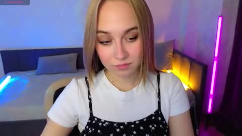 Liana online show from 09-18-25, 02:13