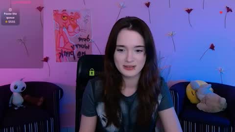 Snapshot of liana_kisses chatting on 05-25-26, 07:09 Little Liana online show from 05-25-26, 07:09