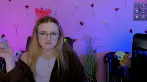 Snapshot of liana_kisses chatting on 05-29-26, 07:23 Little Liana online show from 05-29-26, 07:23