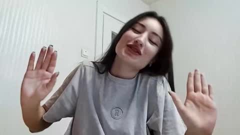 Snapshot of lianefinkel chatting on 11-19-25, 12:49 Lia online show from 11-19-25, 12:49