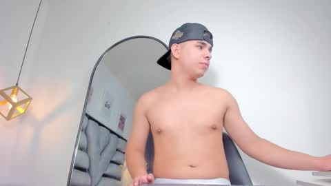 lianfox_ online show from 12-22-25, 01:30