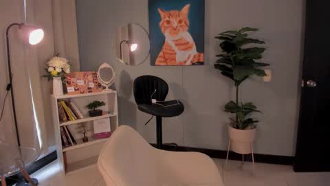 Snapshot of liapearce chatting on 02-25-26, 01:32 Lia online show from 02-25-26, 01:32