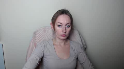 Lia online show from 04-06-26, 12:17