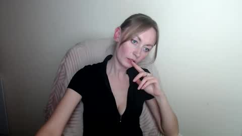 Snapshot of liasais_ chatting on 05-04-26, 01:07 Lia online show from 05-04-26, 01:07