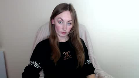 Snapshot of liasais_ chatting on 05-20-26, 12:22 Lia online show from 05-20-26, 12:22