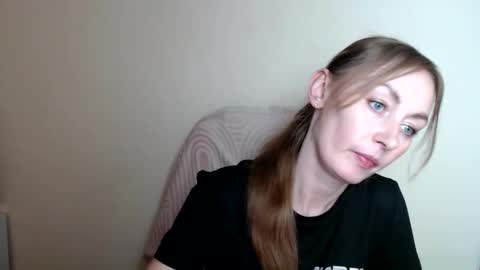 Snapshot of liasais_ chatting on 06-06-26, 12:21 Lia online show from 06-06-26, 12:21