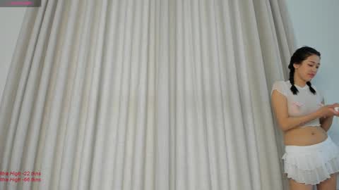 Snapshot of liavee chatting on 01-15-25, 03:33 Lia online show from 01-15-25, 03:33