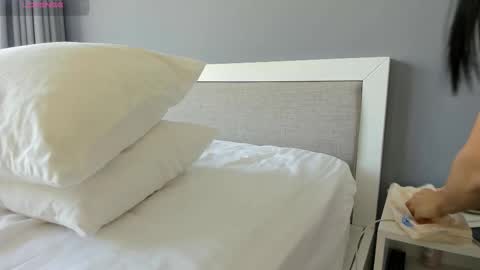 Snapshot of liavee chatting on 09-10-25, 03:17 Lia online show from 09-10-25, 03:17