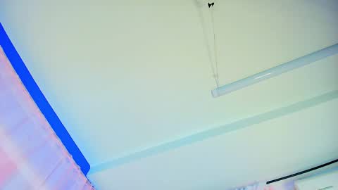 Valentina Hall online show from 04-17-26, 11:46