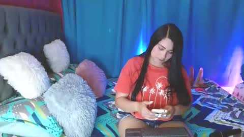 Snapshot of licy_klein chatting on 04-09-26, 05:40 Isa online show from 04-09-26, 05:40