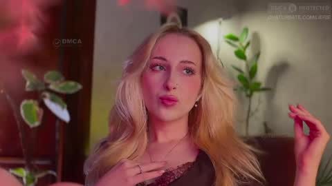 Snapshot of lierie chatting on 03-30-26, 10:33 its my birthday today so im offline but id be so happy if you felt like sending me a birthday love while im away online show from 03-30-26, 10:33