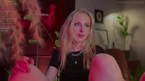 Snapshot of lierie chatting on 04-05-26, 10:07 its my birthday today so im offline but id be so happy if you felt like sending me a birthday love while im away online show from 04-05-26, 10:07
