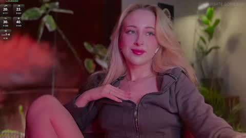 Snapshot of lierie chatting on 05-27-26, 10:07 its my birthday today so im offline but id be so happy if you felt like sending me a birthday love while im away online show from 05-27-26, 10:07