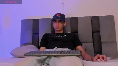 Jhonatan online show from 06-20-26, 06:11