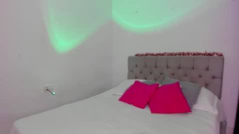 Maddie  online show from 10-24-25, 12:08