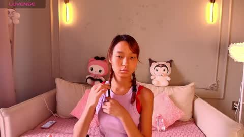 Lihn Pham online show from 03-24-26, 03:22