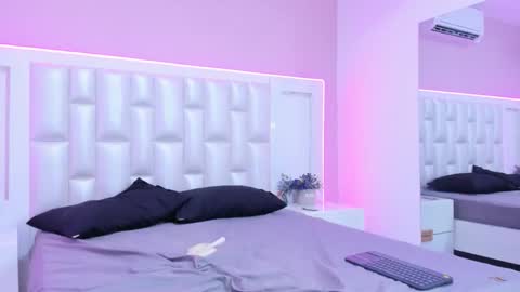 Lia  online show from 04-18-26, 07:58