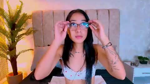 Snapshot of liia_turner chatting on 07-16-26, 05:41 LIIA online show from 07-16-26, 05:41