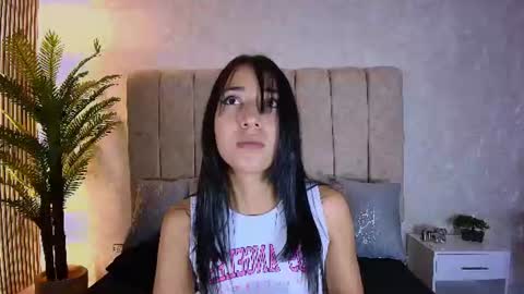 Snapshot of liia_turner chatting on 07-26-26, 01:51 LIIA online show from 07-26-26, 01:51