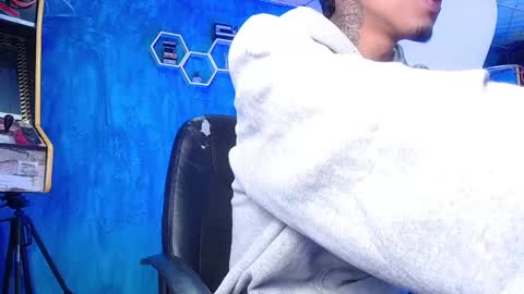 Snapshot of liiaam_lee_ chatting on 12-28-24, 12:24 Daniel online show from 12-28-24, 12:24