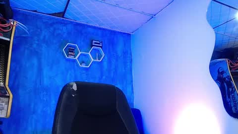 Snapshot of liiaam_lee_ chatting on 01-02-25, 03:51 Daniel online show from 01-02-25, 03:51