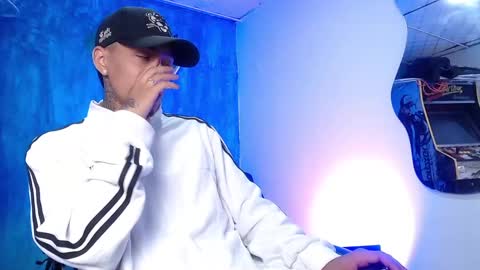 Snapshot of liiaam_lee_ chatting on 01-05-25, 01:26 Daniel online show from 01-05-25, 01:26