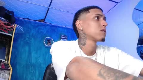 Snapshot of liiaam_lee_ chatting on 01-23-25, 03:54 Daniel online show from 01-23-25, 03:54