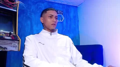 Snapshot of liiaam_lee_ chatting on 02-08-25, 01:54 Daniel online show from 02-08-25, 01:54