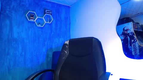 Snapshot of liiaam_lee_ chatting on 02-24-25, 12:48 Daniel online show from 02-24-25, 12:48